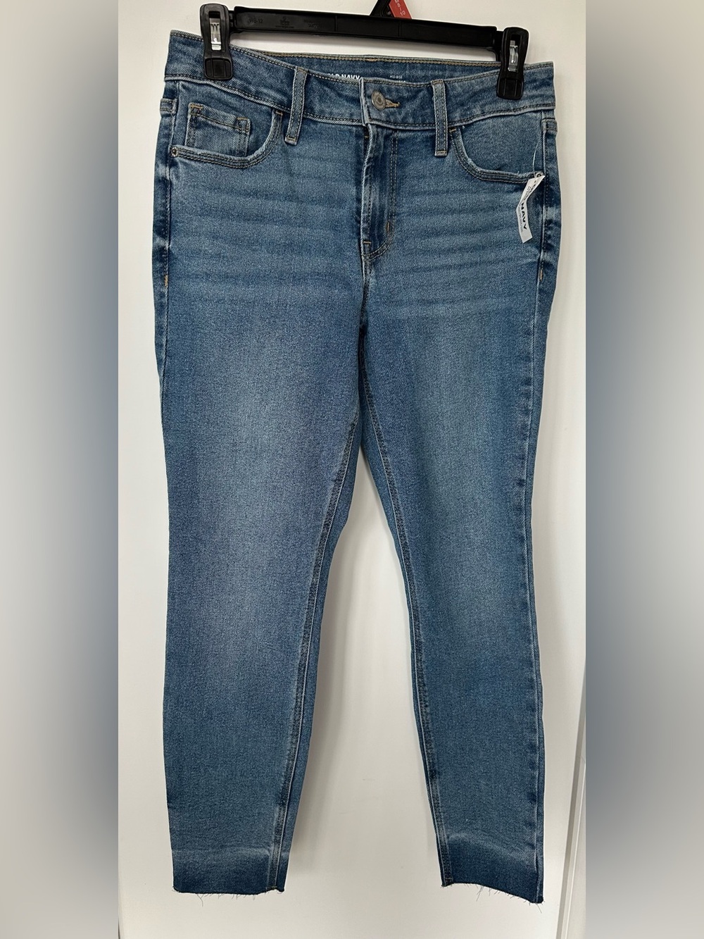 NWT Women’s Old Navy Rockstar Super Skinny Jeans - comfortable stretch- 4